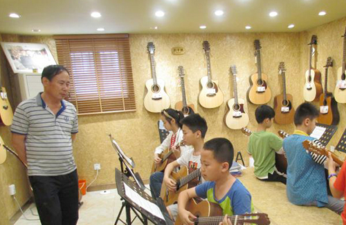 蚌埠市朝晖吉他琴行培训,蚌埠吉他培训